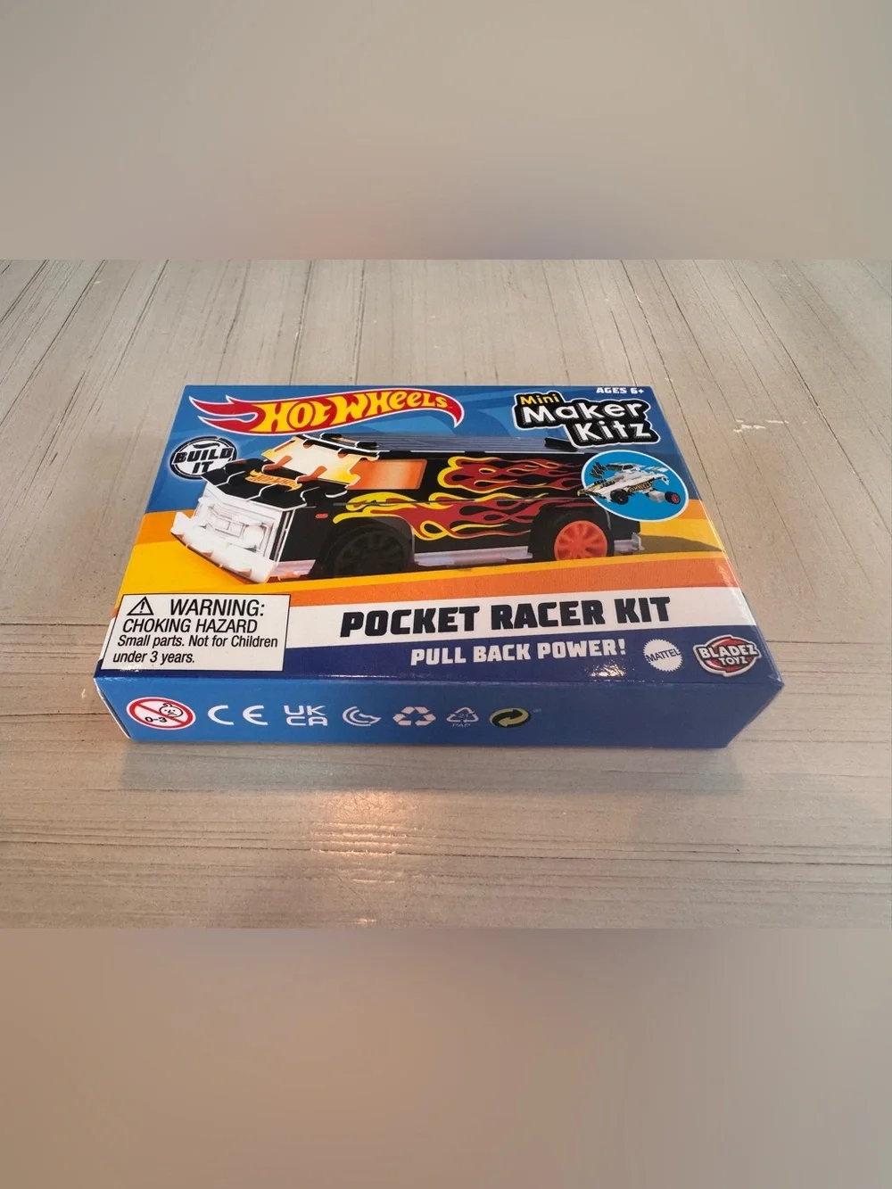 NWT Hot Wheels Mini Maker Kitz Pocket Racer – Super Van – Pull-Back
